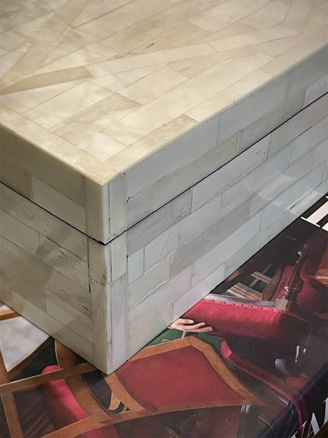 Caja Decorativa de Hueso Natural Pequeña 'Hubert' - Imagen 3
