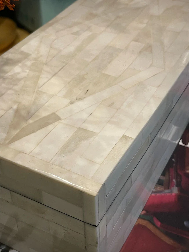 Caja Decorativa de Hueso Natural Pequeña 'Hubert' - Imagen 5